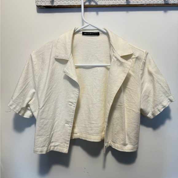 Brandy Melville Tops - Brandy Melville collared top; button up, linen